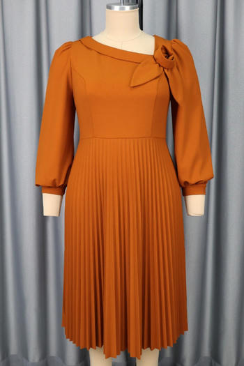 Long Sleeve Pleated Midi Dress image 2