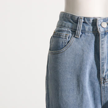 Stylish Retro High-Waisted Straight Leg Jeans with Slight Stretch and Cargo Pockets